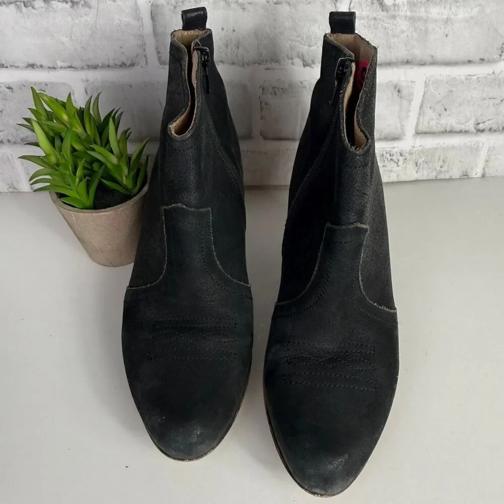 Firth Spain Black Leather Cowgirl Ankle Booties Size 40/8.5
